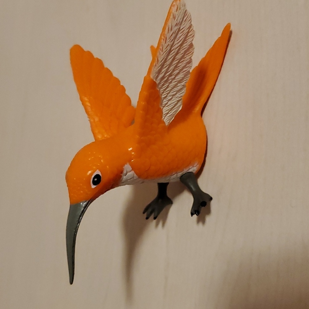 Archie McPhee Finger Hummingbird Peppy